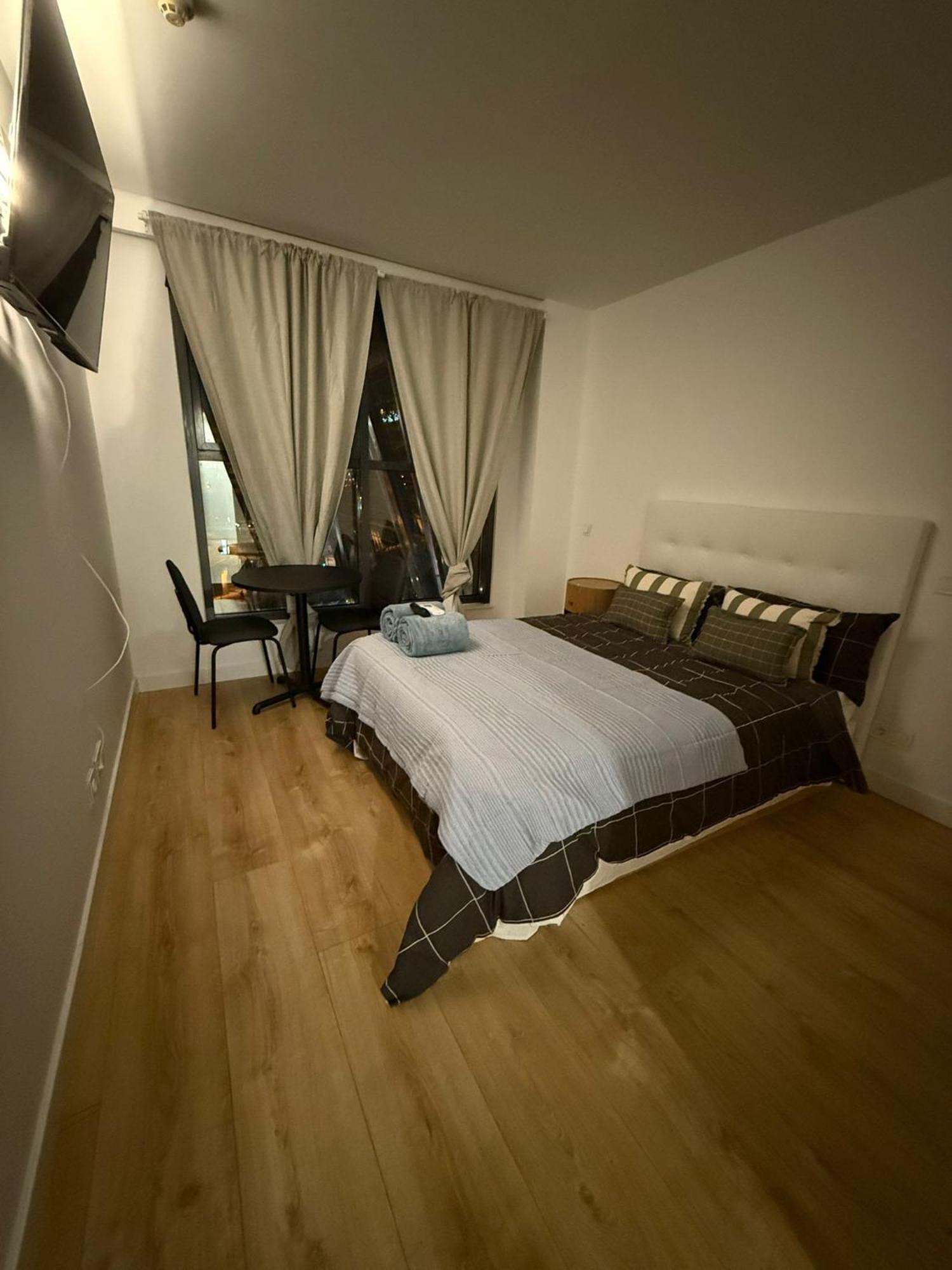 To Room Madrid Castellana Exterior foto